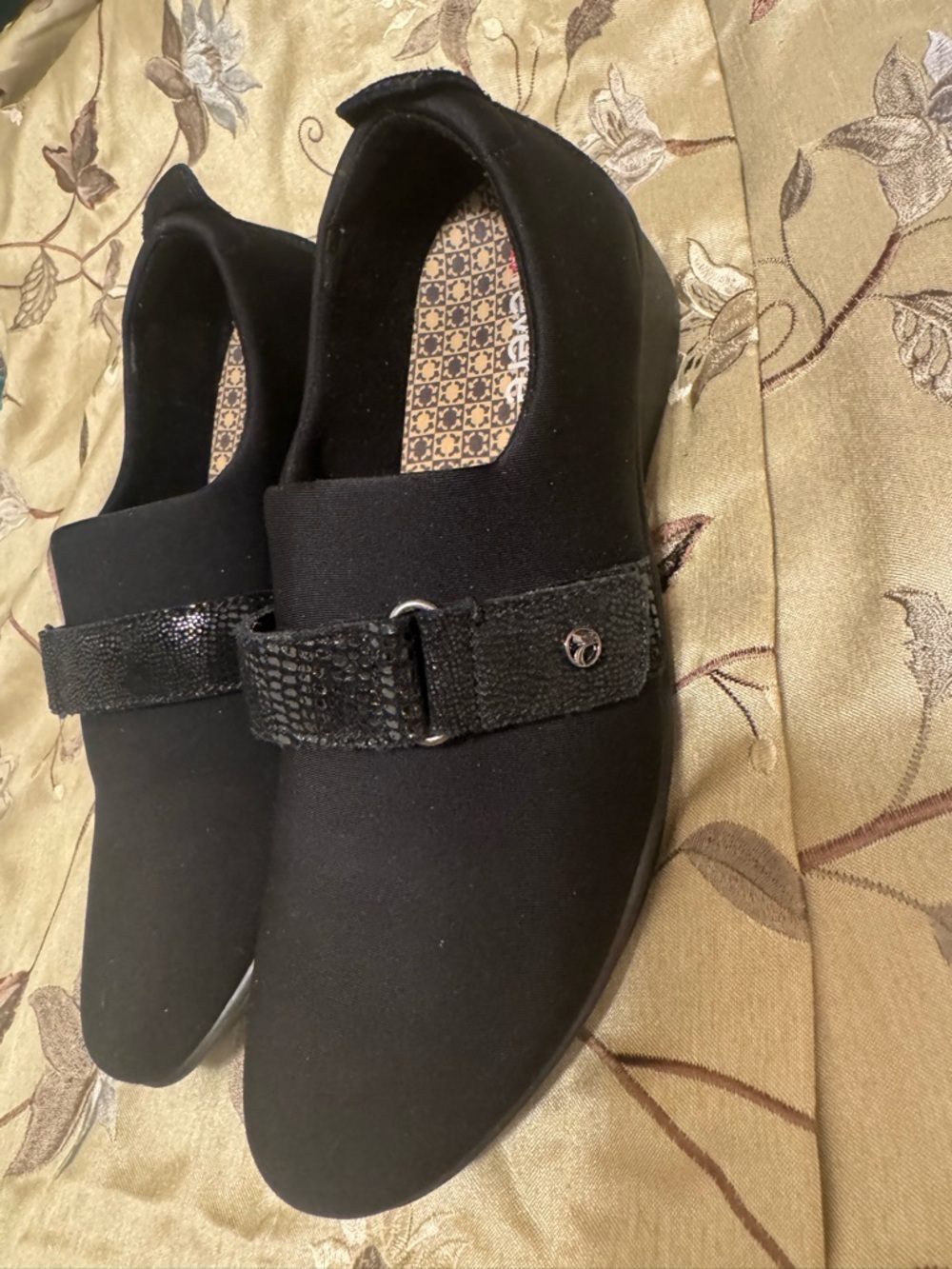 Revere Womens Black Fabric Wedge Loafers